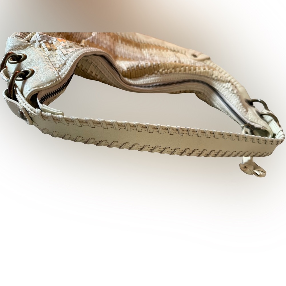 Isabella Fiore White Woven Leather Crescent Bag - Picture 7 of 10